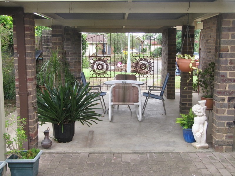 5 Upwey Place, St Johns Park NSW 2176