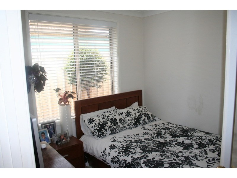 6  Greenfinch Street, Green Valley NSW 2168