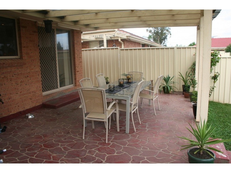 6  Greenfinch Street, Green Valley NSW 2168