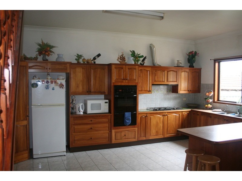 6 Thorney Road, Fairfield West NSW 2165