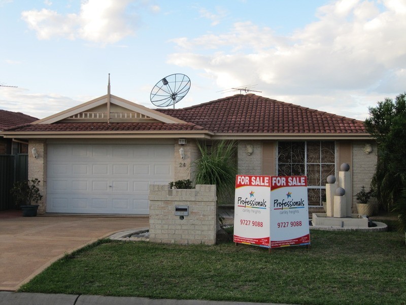 24 Binnaway Avenue, Hoxton Park NSW 2171