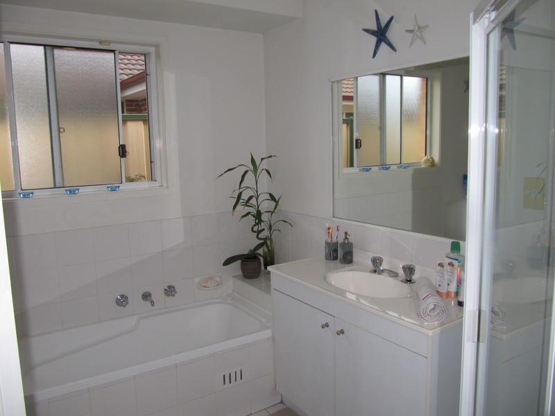 Hoxton Park NSW 2171