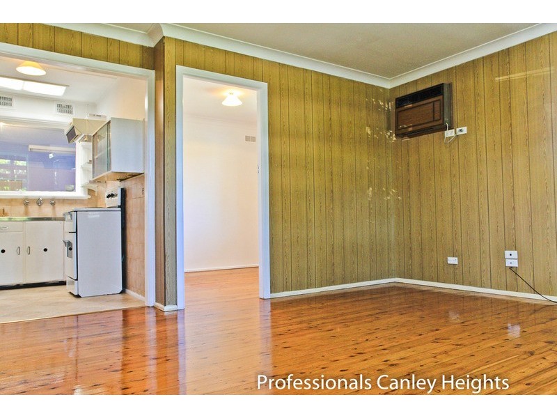 8 George  Street, Canley Heights NSW 2166