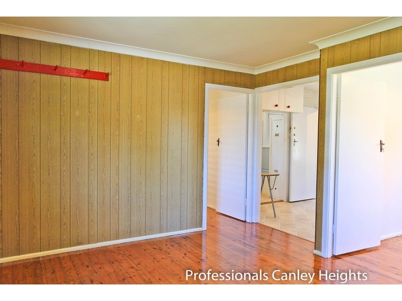 8 George  Street, Canley Heights NSW 2166