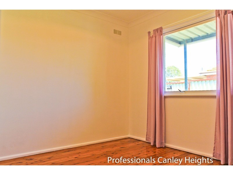 8 George  Street, Canley Heights NSW 2166