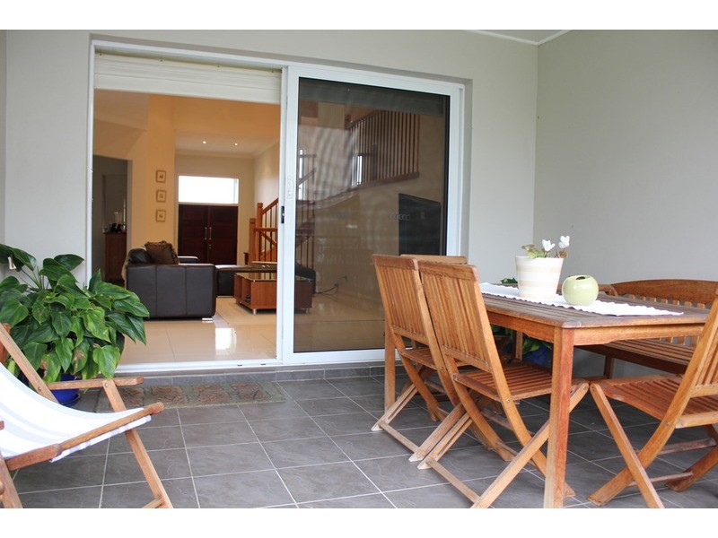 5 Flame Tree Street, Casula NSW 2170