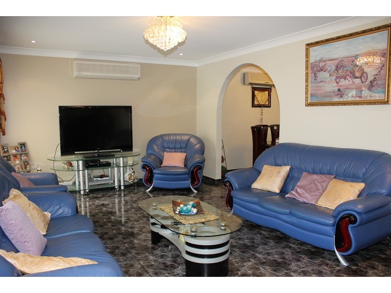 7 Todd  Place, Bossley Park NSW 2176