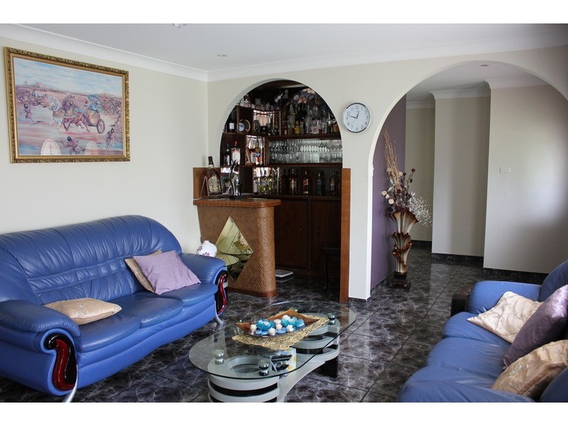 7 Todd  Place, Bossley Park NSW 2176