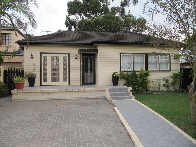 Canley Heights NSW 2166