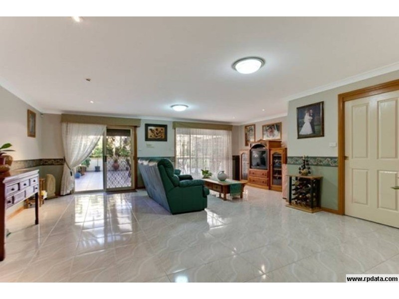 Edensor Park NSW 2176