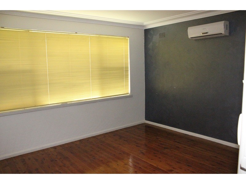 6 Lester Street, Lurnea NSW 2170