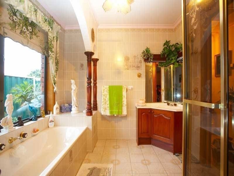 76 Ailsa Street South, Altona Meadows VIC 3028