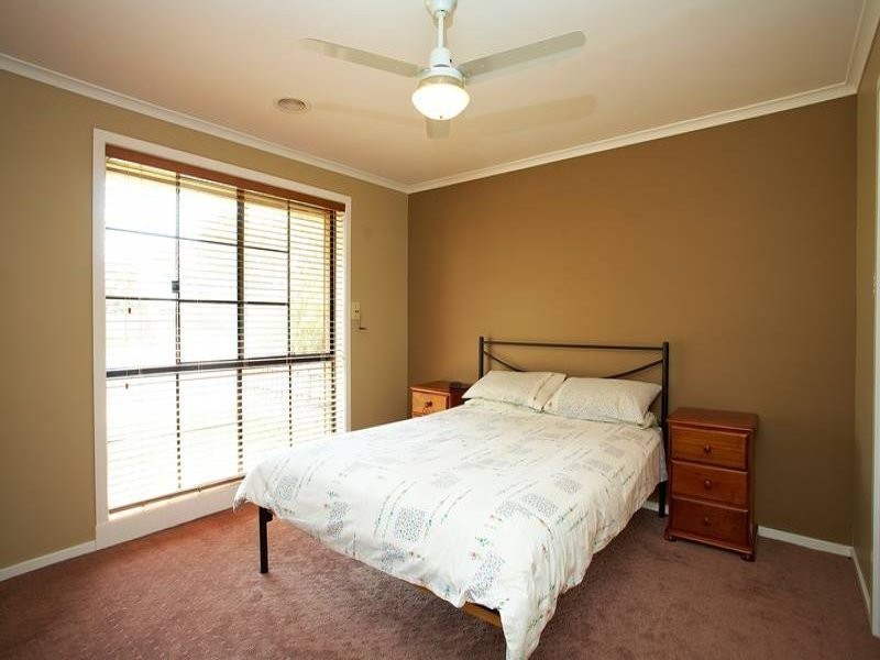26 Featherby Way, Altona Meadows VIC 3028