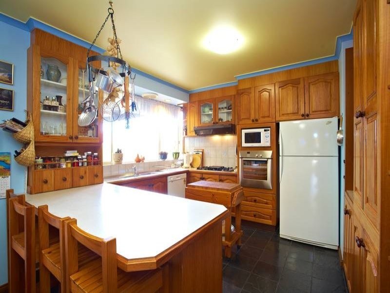 24 Featherby Way, Altona Meadows VIC 3028