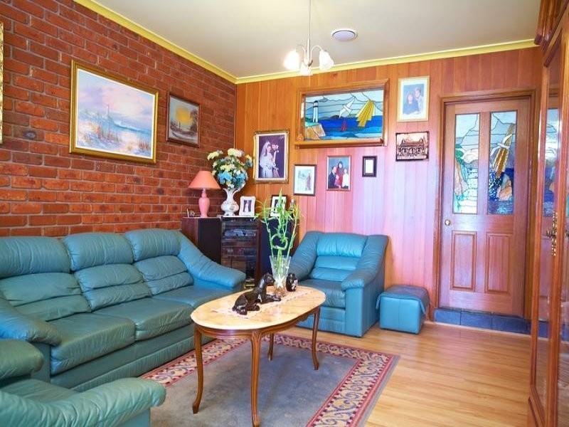 24 Featherby Way, Altona Meadows VIC 3028