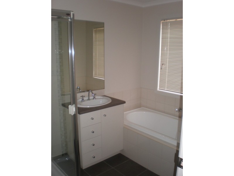 25 Giselle Grove, Tarneit VIC 3029