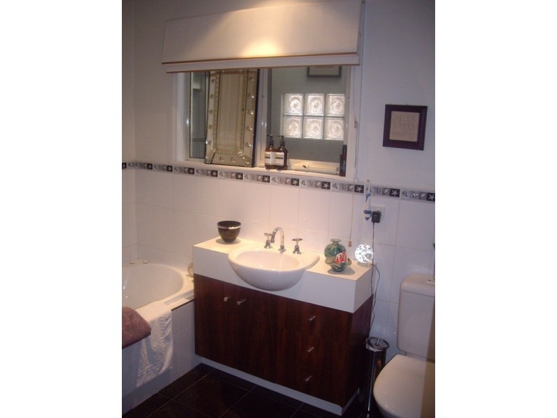 94 Fifth Avenue, Altona North VIC 3025