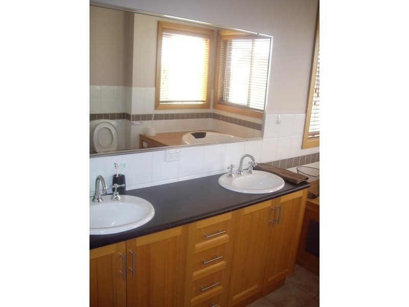 1587 Dohertys Road, Mount Cottrell VIC 3024