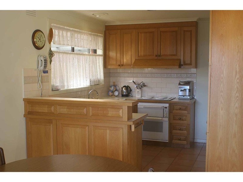 8 Lady Nelson Crescent, Altona Meadows VIC 3028