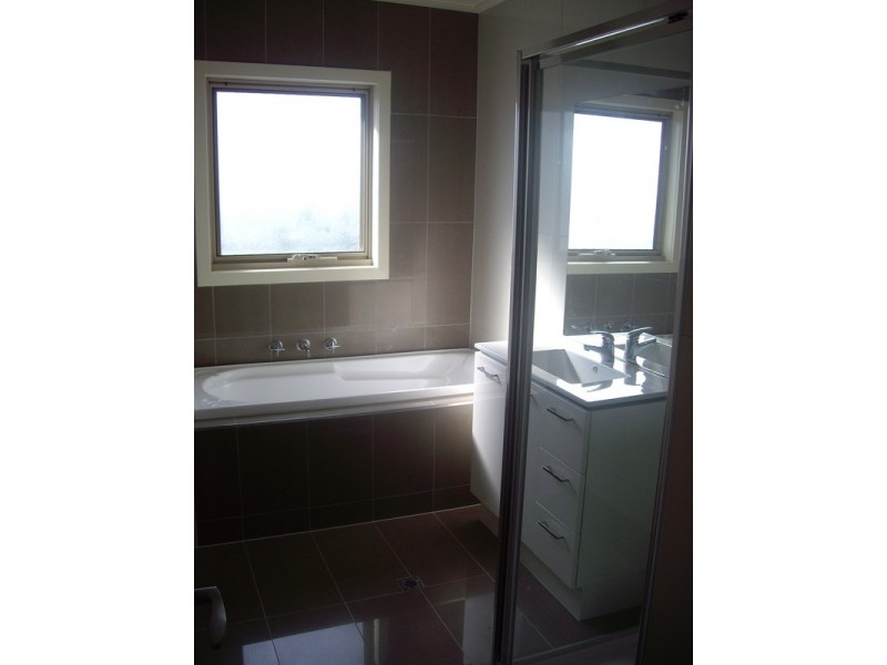 32 Laurie Street, Newport VIC 3015