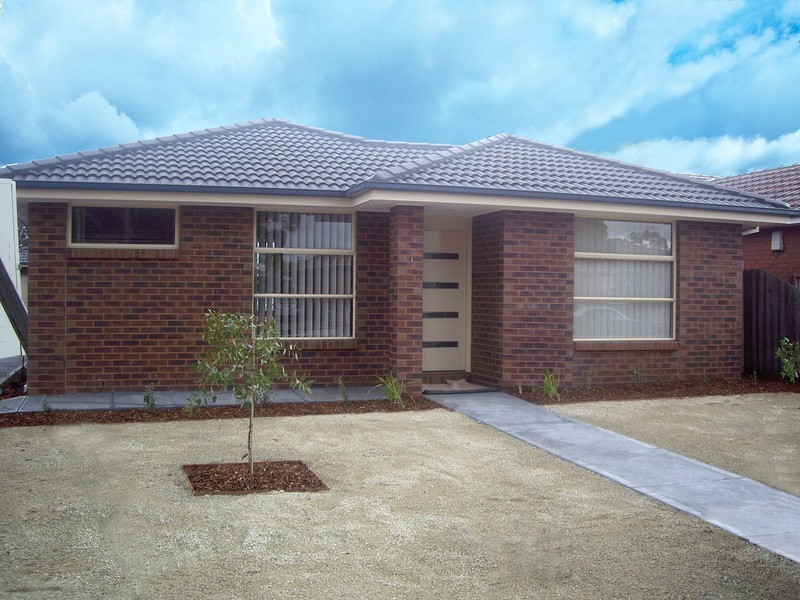 1/43 Rosala Avenue, Altona North VIC 3025