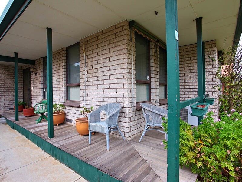 27 Orville Street, Altona Meadows VIC 3028