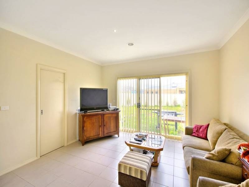 18 East Cornhill Drive, Point Cook VIC 3030