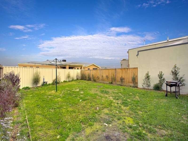 18 East Cornhill Drive, Point Cook VIC 3030