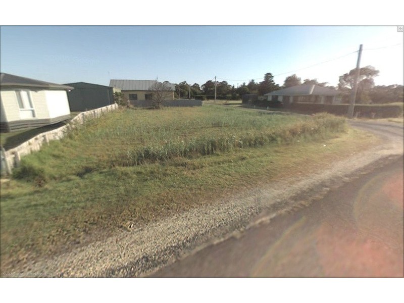 13 Lewis Street, Port Welshpool VIC 3965