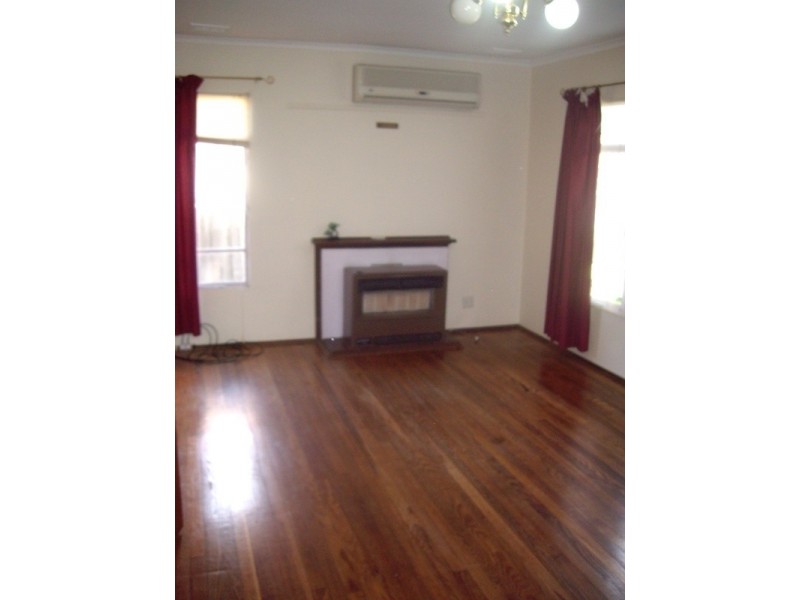 11 Williams Road, Laverton VIC 3028