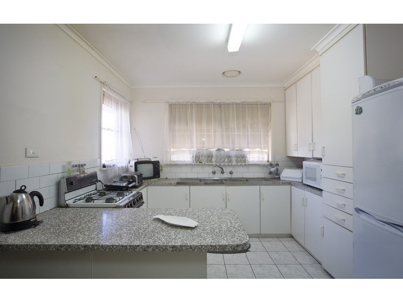 25 Cropley Crescent, Laverton VIC 3028