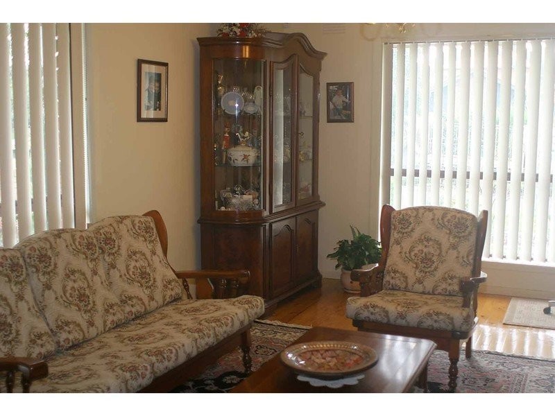 8 Lady Nelson Crescent, Altona Meadows VIC 3028