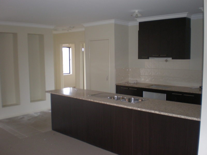 4 Urban Drive, Williams Landing VIC 3027