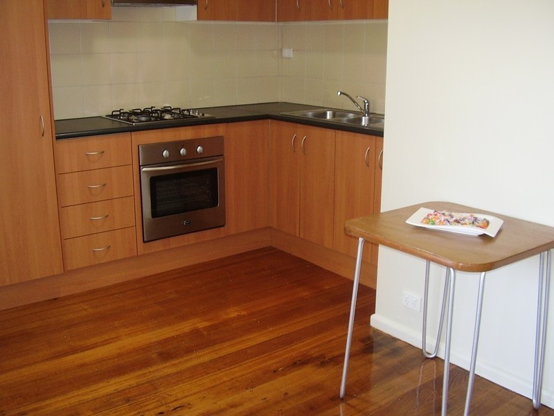 2/62 Grieve Parade, Altona VIC 3018