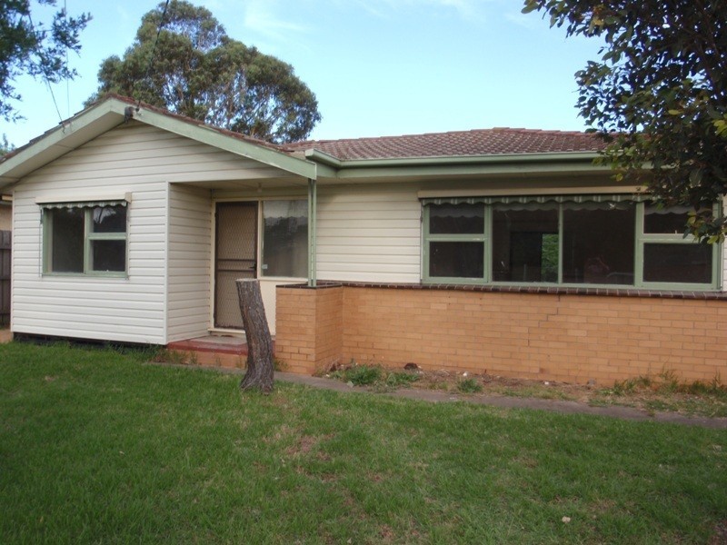 18 Brook Drive, Altona VIC 3018