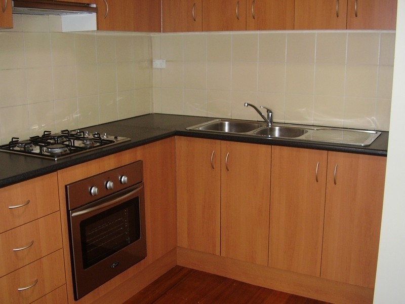 2/62 Grieve Parade, Altona VIC 3018