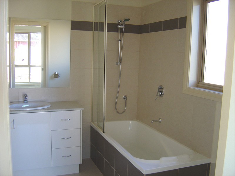 2/34-36 Stenhouse Avenue, Brooklyn VIC 3012