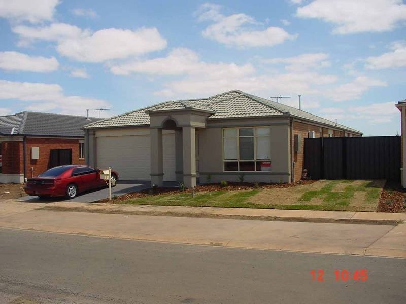 6 Dexter Grove, Point Cook VIC 3030