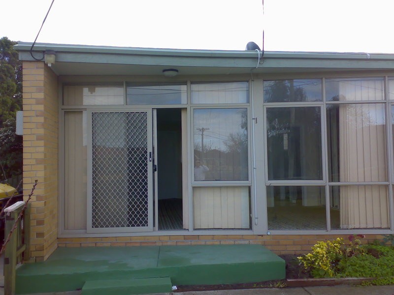 1/30 Chifley Avenue, Altona VIC 3018