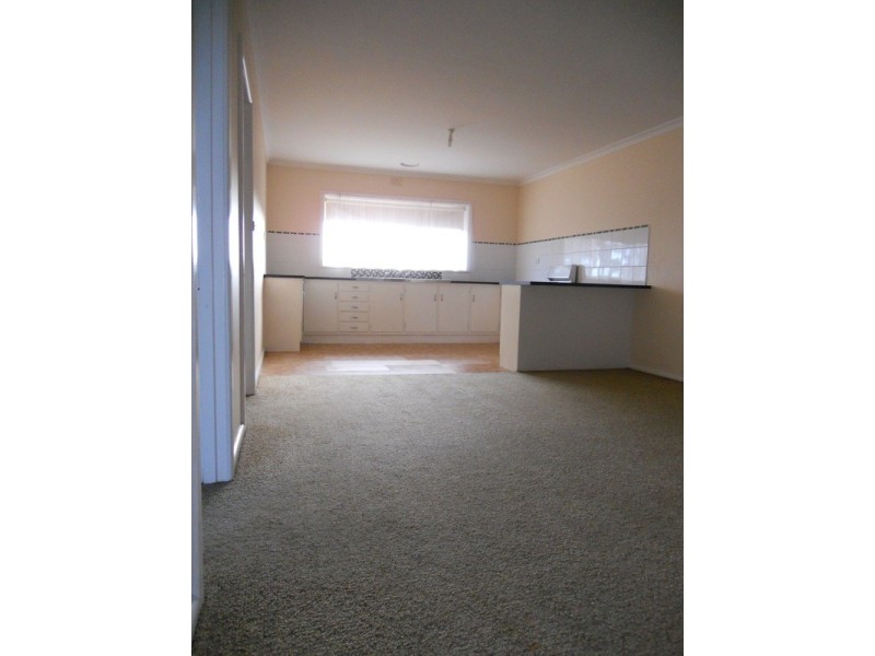 4/31 Millers Road, Altona VIC 3018