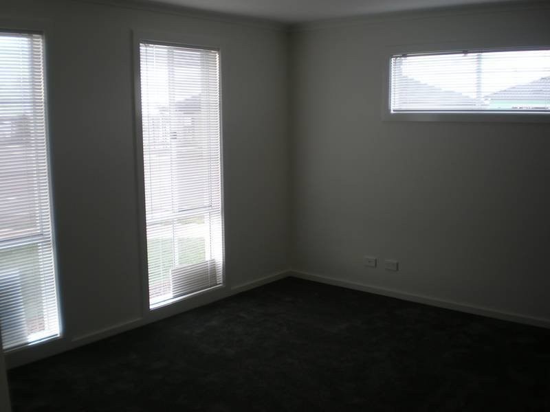 1 Kingbird Avenue, Tarneit VIC 3029