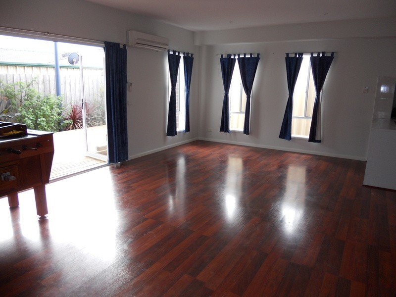 2/21 Spicer Boulevard, Altona Meadows VIC 3028