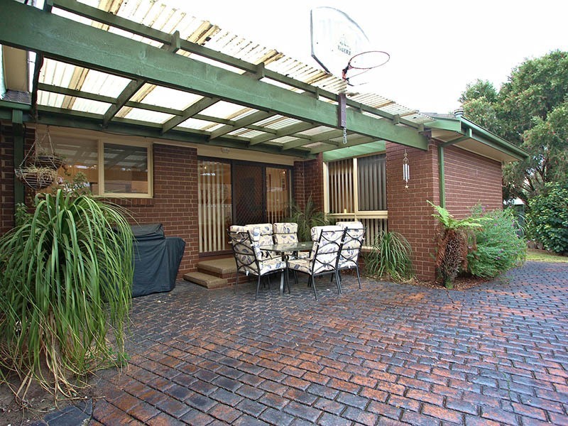 30 Lady Nelson Crescent, Altona Meadows VIC 3028