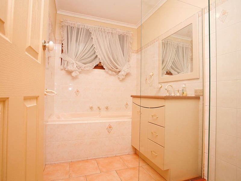 45 Lady Nelson Crescent, Altona Meadows VIC 3028