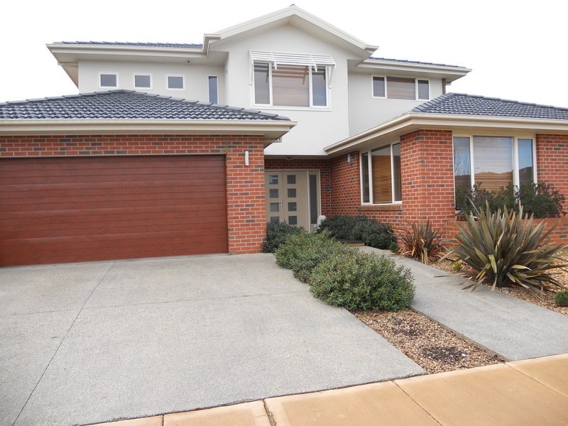5 Shrike Terrace, Williams Landing VIC 3027