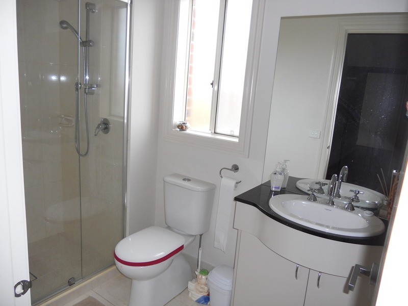 5 Shrike Terrace, Williams Landing VIC 3027