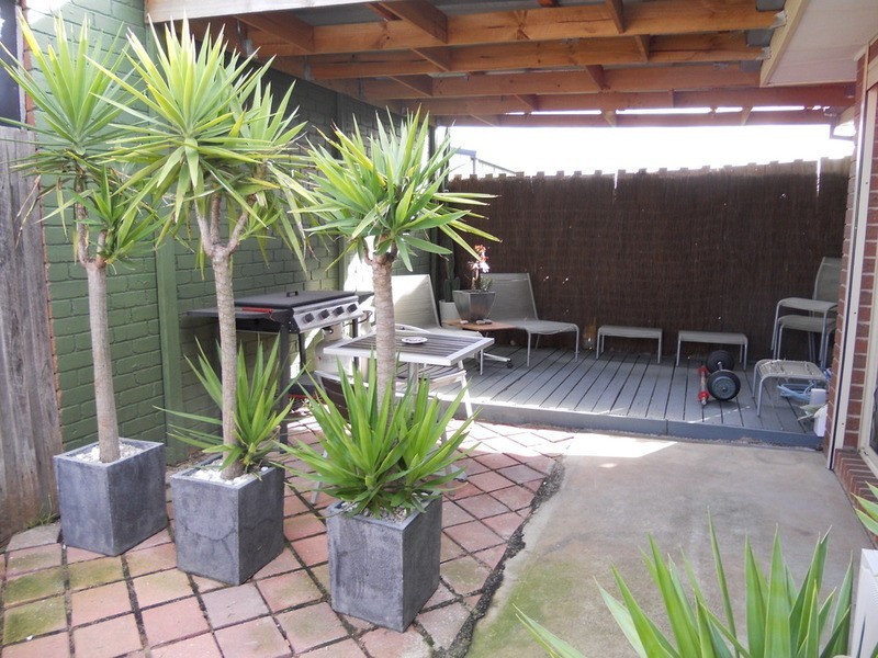 2/166 Merton Street, Altona Meadows VIC 3028