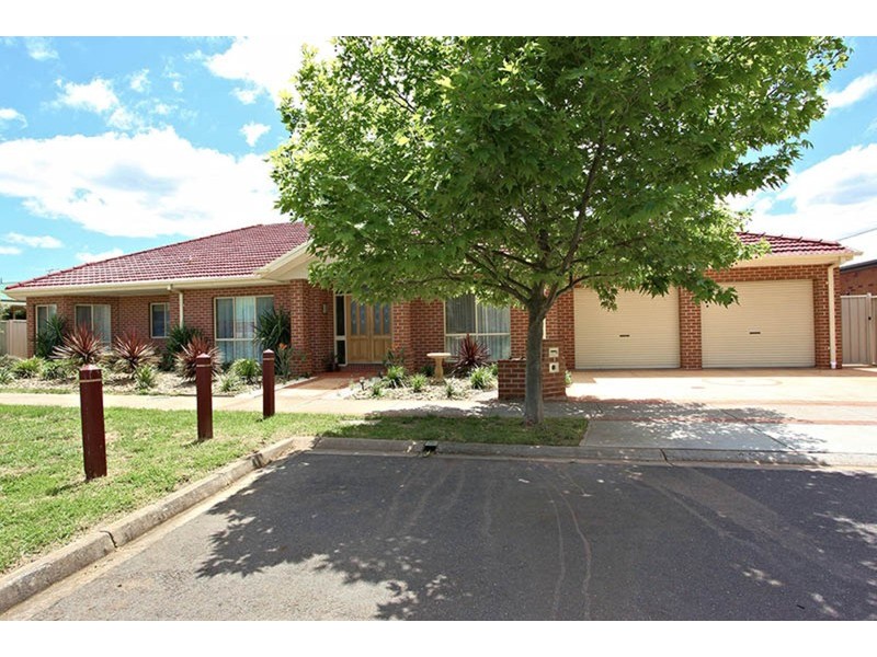 7 Golders Green Walk, Caroline Springs VIC 3023