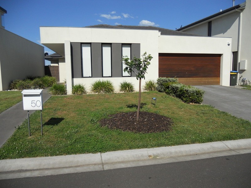 50 Signature Boulevard, Sanctuary Lakes VIC 3030
