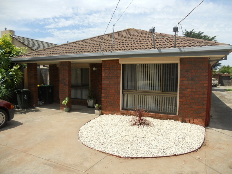 17 Fitzpatrick Drive, Altona Meadows VIC 3028